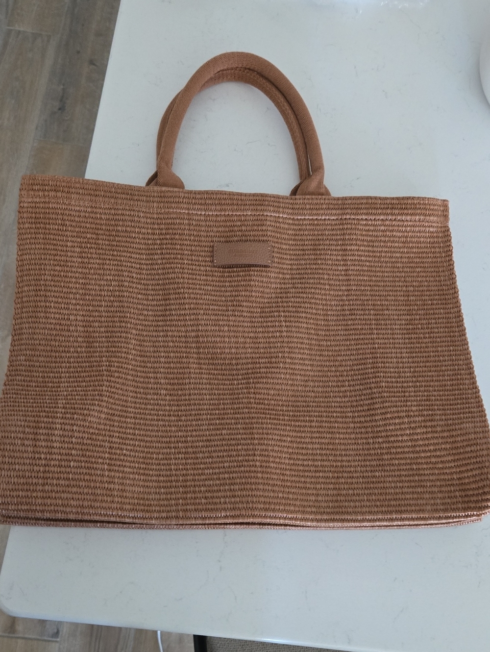 New Never Used Burberry Woven Staw Raffia Tote Bag Carmel Brown Burberry Goddess